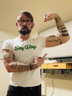 beard buff glasses hair irl irl_background irl_soy muscles muscular_male soyboy tattoo variant:unknown white_skin // 480x639 // 33.8KB