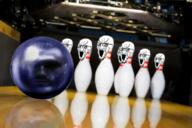 angry animated bloodshot_eyes bowling bowling_ball crying glasses large_eyebrows open_mouth soyjak stretched_mouth stubble variant:soyak // 724x482 // 2.6MB