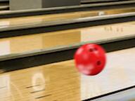 angry animated bowling_ball bowling_pin glasses kerber.mp3 open_mouth say_the_line series:objakt smile stubble variant:gapejak variant:impish_soyak_ears variant:soyak video voiceover // 960x720, 24.4s // 4.2MB