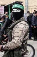 Hamas_2(namefag) arabic_text balaclava camouflage chechen chechnya hamas headband islam middle_east military military_uniform muslims rocket_launcher variant:cobson veil vest // 416x640 // 509.0KB