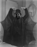 bat black_and_white clock costume dracula gigachad grey_skin london_after_midnight movie nas:gigachad vampire // 732x929 // 381.5KB