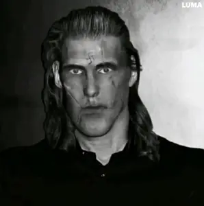 Hailuo_Video_make him drive a volvo 245 and_401569624962465799(1).mp4