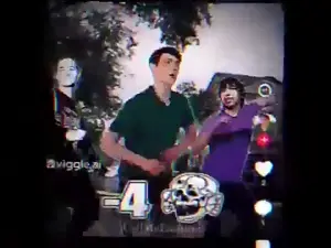y-GUuoIxa9bHBOW-.mp4