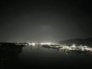 troons jumpin charlotte by me.gif