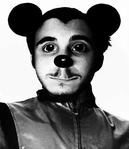 1nas, black eyes, black hair, brown hair, che guevara, chubby, closed mouth, communism, front view, gray background